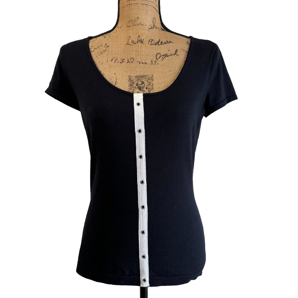Carlisle Navy White Contrast Grommet Knit Top Short Sleeve Scoop Neck Sz M